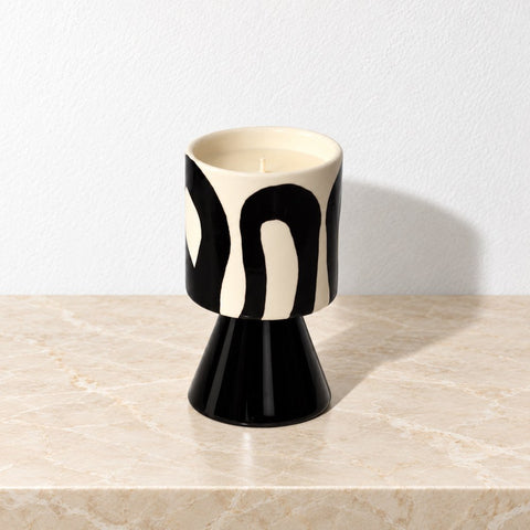 Bougie Kiln céramique noire — marbre beige harmonisé
