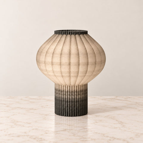 Lampe Globo ardoise — fond beige et marbre