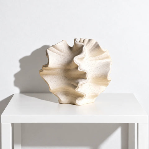Vase corail céramique beige — trois quarts
