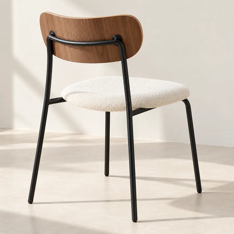 Chaise Gaston — vue trois quarts arriere
