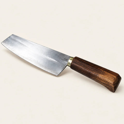 Couteau asiatique BUOM carbone — vue légèrement inclinée