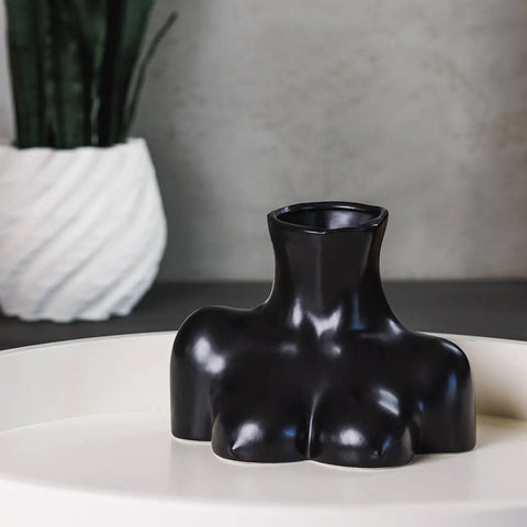 Vase Alexandra céramique noire — ambiance