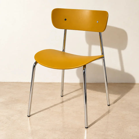 Chaise Doja ocre métal — vue entiere