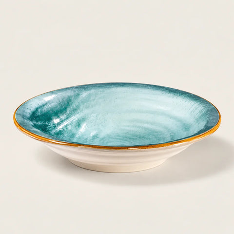 Assiette Mediterraneo grès turquoise — vue légèrement inclinée