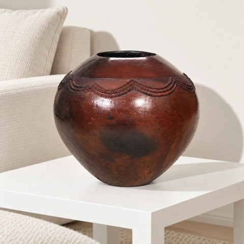 Poterie zouloue noire artisanale — ambiance