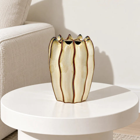 Vase Patisserie céramique beige — ambiance
