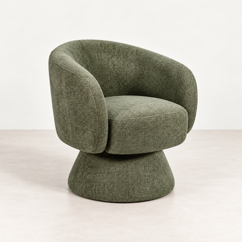 Fauteuil Manon chenille kaki — vue de trois quarts sur fond blanc cassé