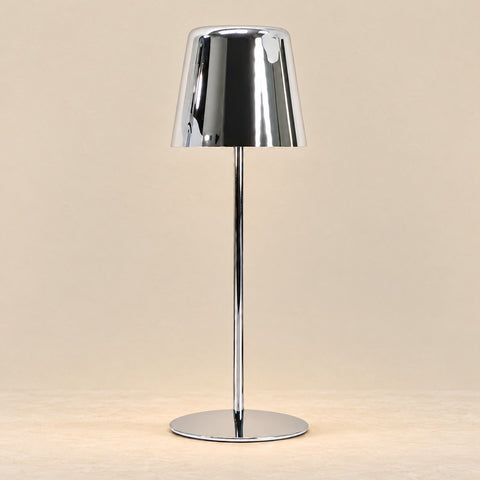 Lampe Adorable chrome rechargeable — vue rapprochée