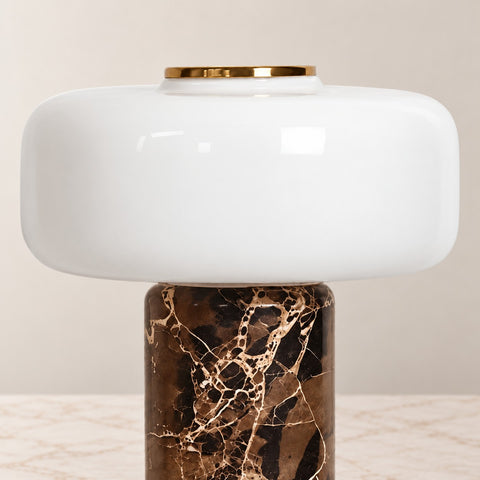 Lampe Bruno marbre verre — détail de l’abat-jour