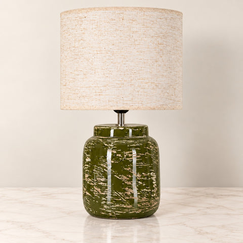 Lampe céramique verte texturée — vue rapprochée