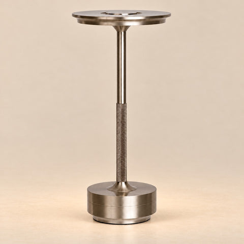Lampe Lyneham argent rechargeable — vue rapprochée