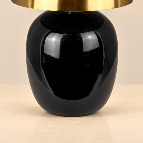 Lampe Manhattan rechargeable — détail du pied