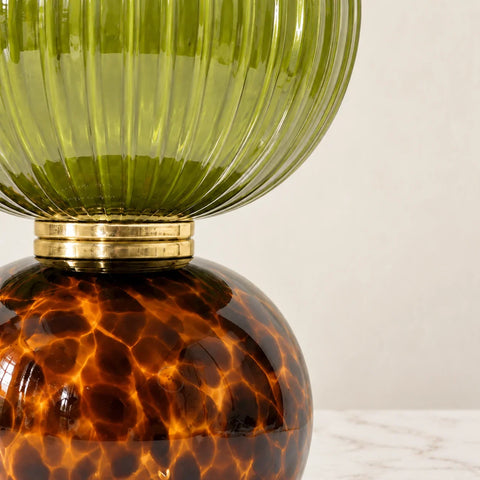 Lampe Adonis léopard kaki — gros plan
