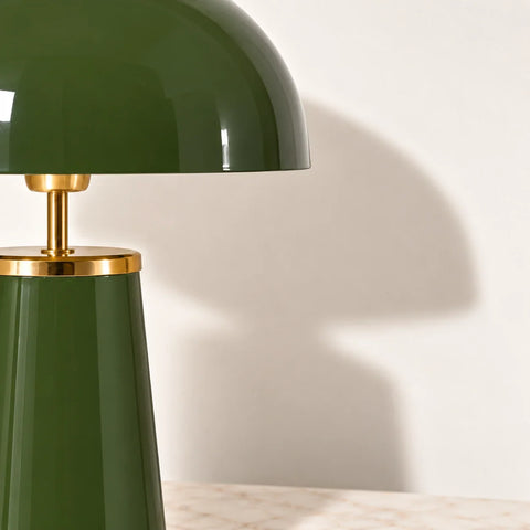 Lampe fer vert brillant — gros plan