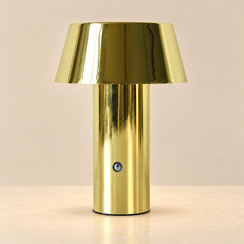 Lampe Mignonne dorée rechargeable — vue rapprochée