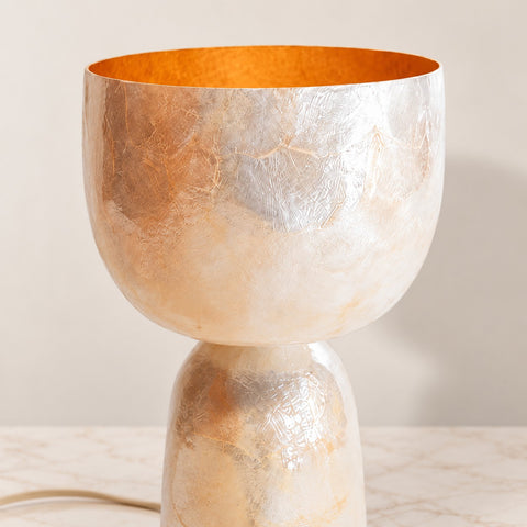 Lampe nacre blanc doré — détail de l’abat-jour