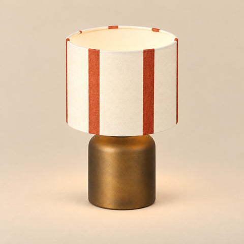 Lampe rayée — vue illustrative légèrement plongeante