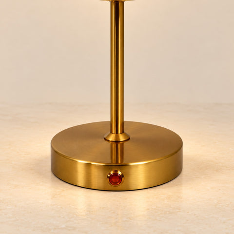 Lampe Stockholm laiton rechargeable — détail du pied