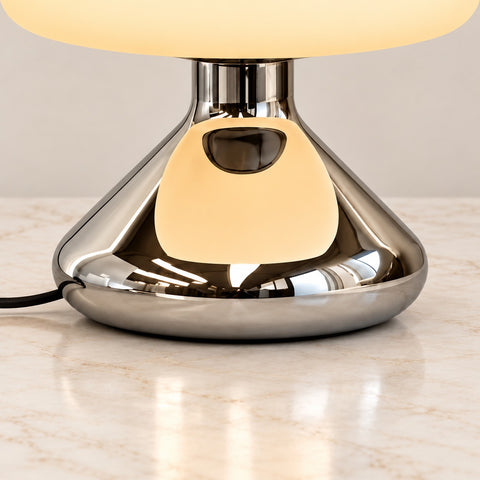Lampe Trophy chromée — détail du pied