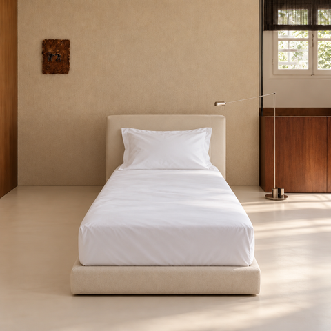 Drap-housse Porto percale blanc — lit simple avec un oreiller