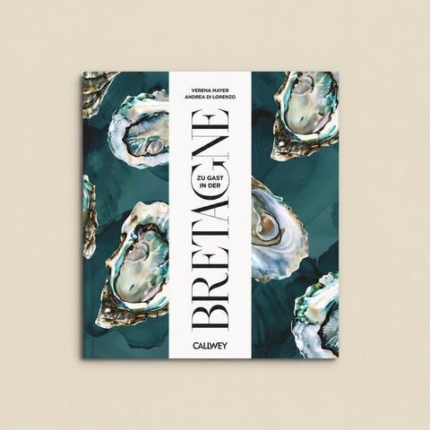 Invité en Bretagne sur fond beige uni
