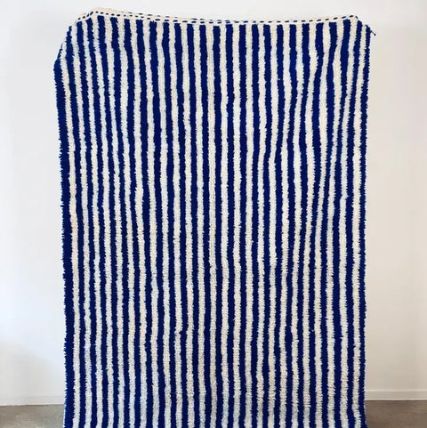 Tapis berbère bleu laine — tapis droit